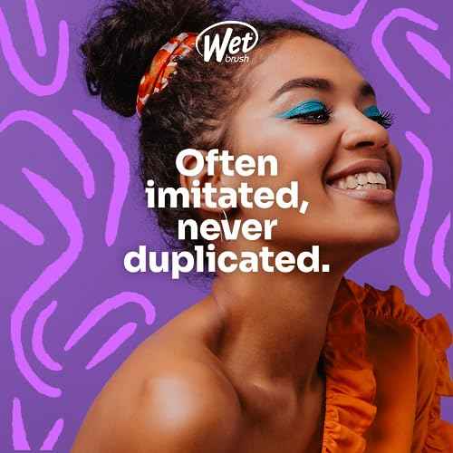 Wet Brush Original Detangler Hair Brush Elf Kit - Ultra-Soft IntelliFlex Bristles - Detangling Brush Glides Through Tangles For All Hair Types (Wet Dry & Damaged) - 1 Brush & 1 Scrunchie