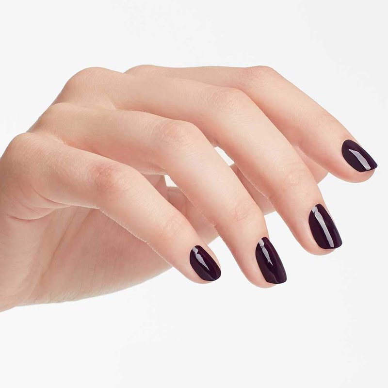 OPI Nail Lacquer O Suzi Mio | Opaque Dark Purple Crème Chip Resistant Nail Polish | Fast Drying, Streak Free