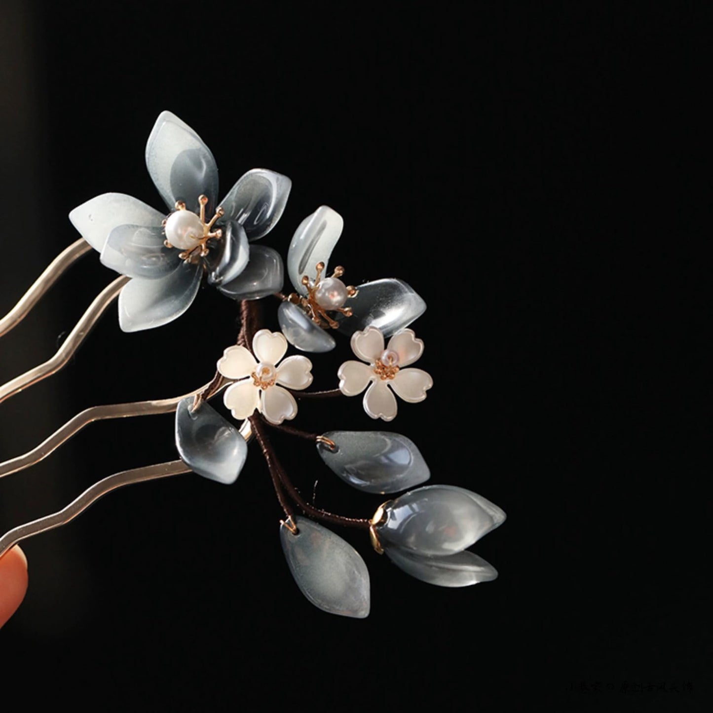 Rabithenn Black Orchid Hairpin Chinese Hanfu and Style Hair Retro Flower with Metal Handmade Hair Clip Hair Accessories for Women Girls Long Hair (Black Orchid)