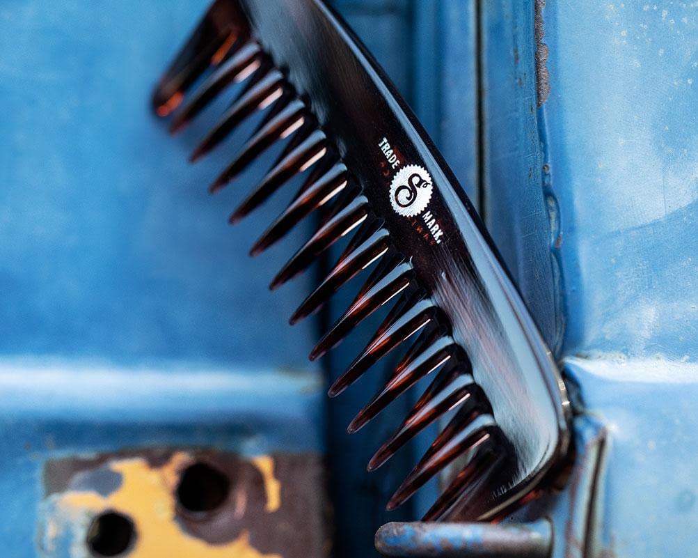 Suavecito Beard Acetate Amber Comb Volumizing Detangling Shaping