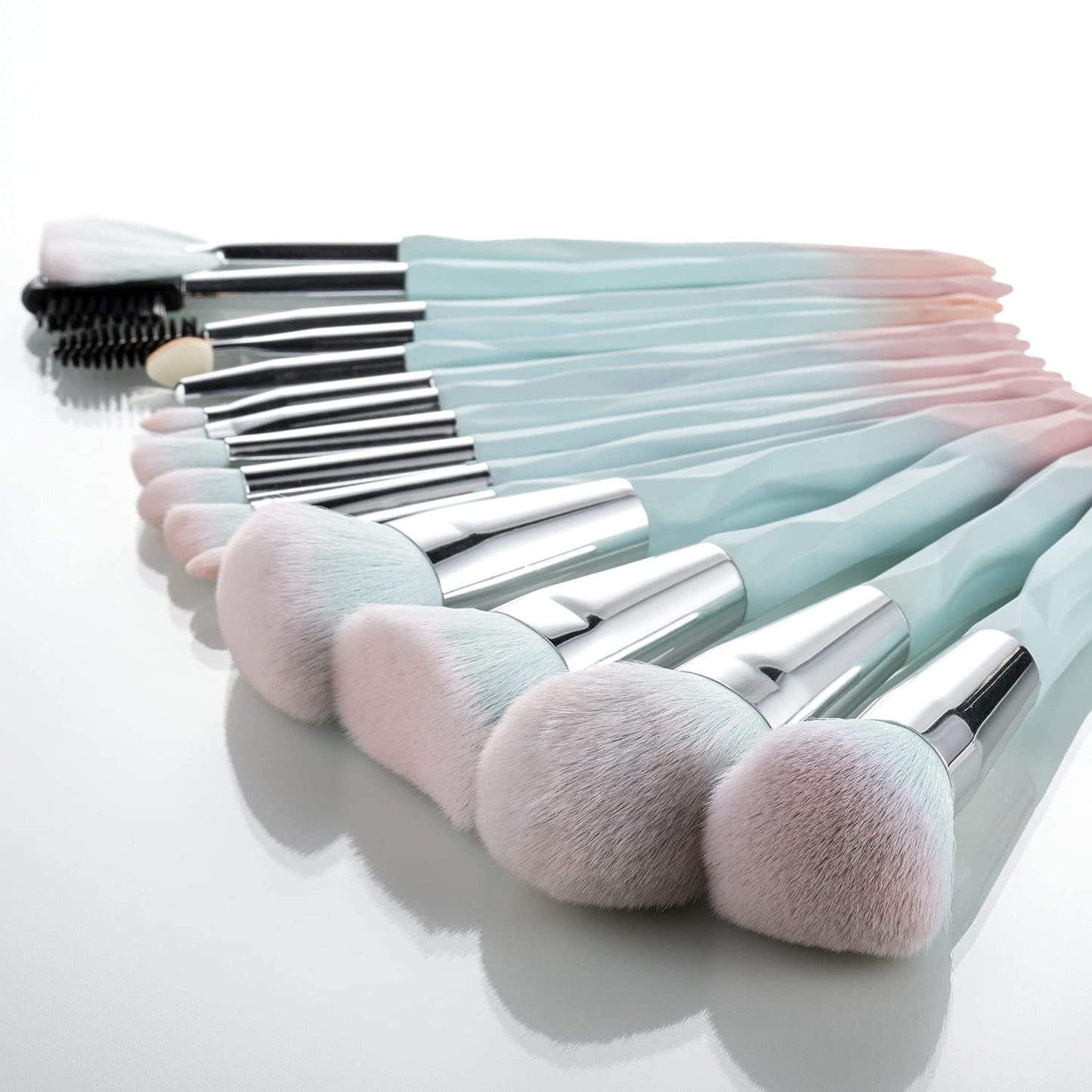 111 30Pcs Black makeup brushes and makeup sponges makeup tool set makeup brushes set natural synthetic eye shadow foundation make-up facial mixed powder blusher concealer eye makeup brush set