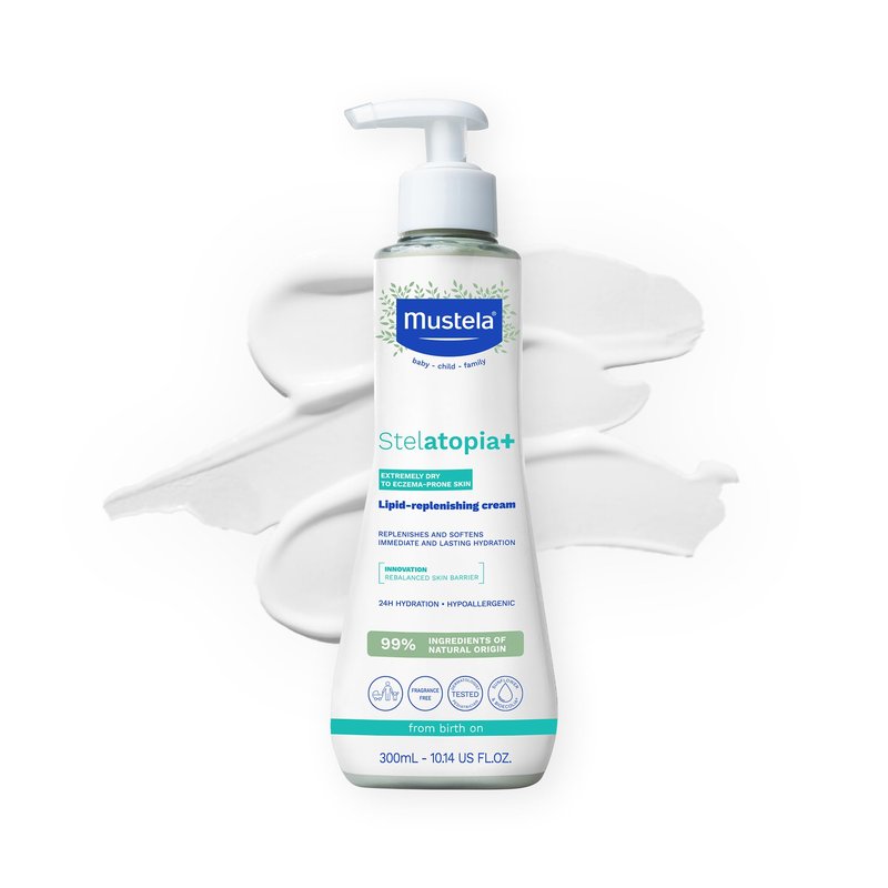 Mustela Stelatopia Eczema-Prone Skin Bath Time Gift Set - Family Skin Care Essentials - Natural Avocado & Sunflower Oil - EWG Verified - 2 Items Set - Stelatopia Cleansing Oil and Stelatopia+ Cream
