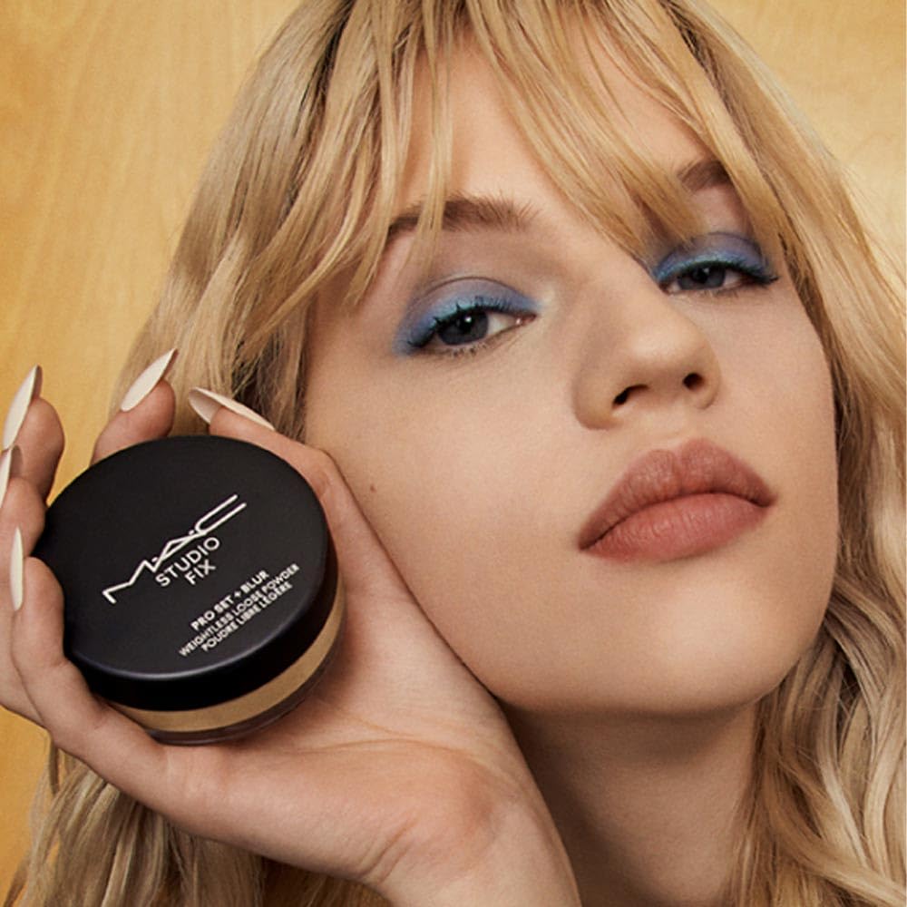 MAC Studio Fix Pro Set | Weightless Loose Powder for Flawless Finish - Light Shade