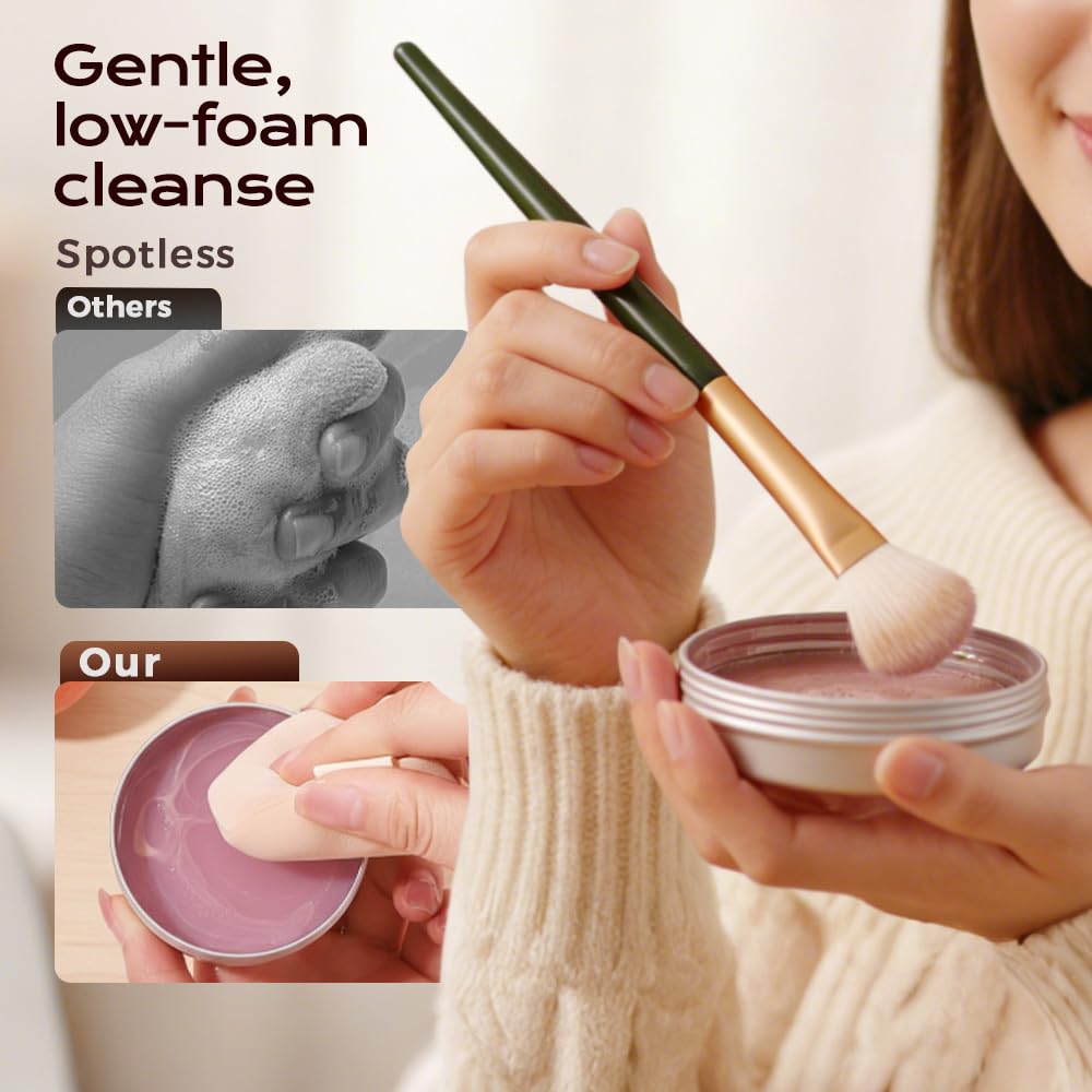 Makeup Brush Cleaner Soap with Silicone Cleaning Pad, Portable Makeup Brush Cleaning Soap, Makeup Brush Cleaner Pad for Cleaning Makeup Sponges Brushes (White)