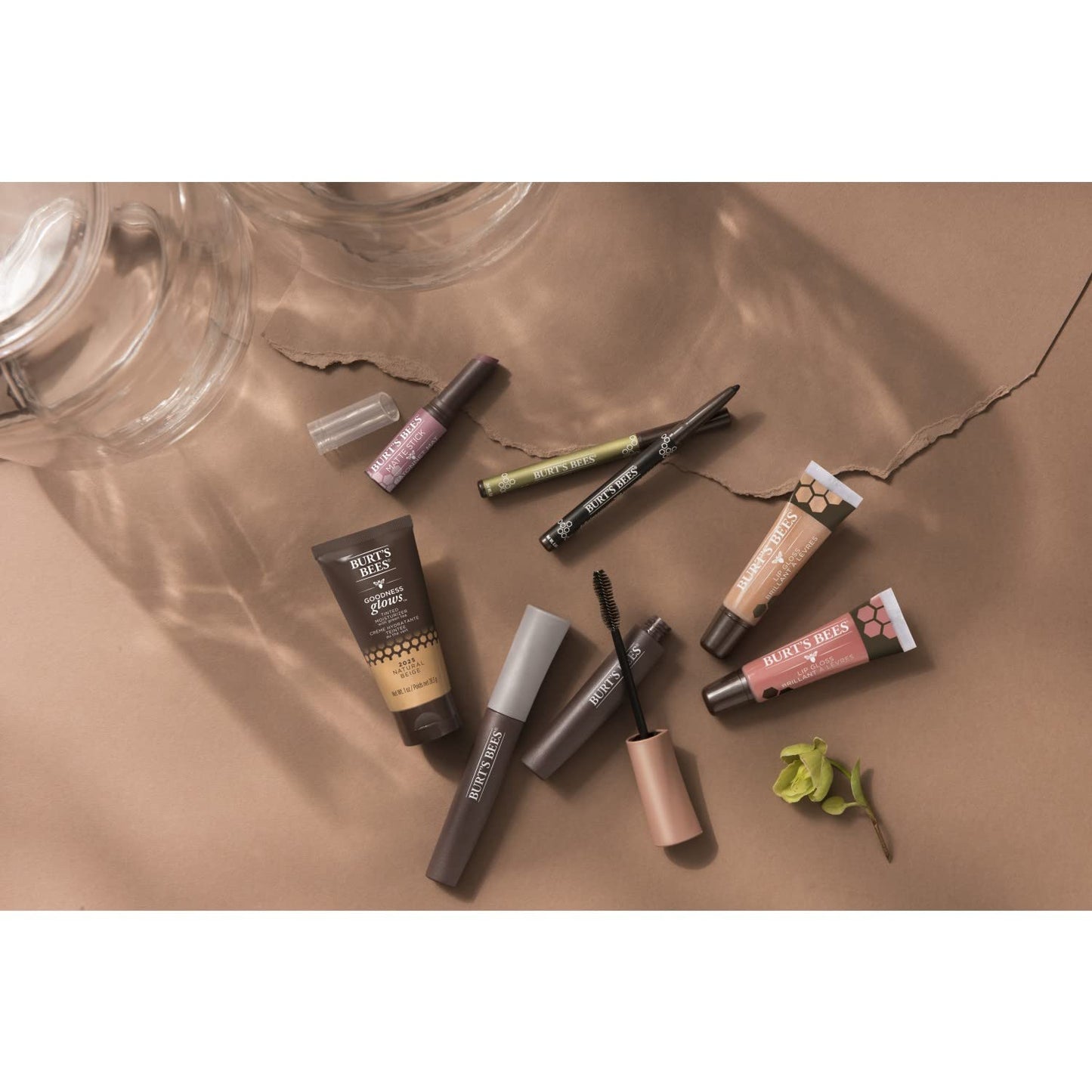 Burts Bees 100% Natural Origin All Aflutter Multi-Benefit Mascara, Classic Black 0.32 Ounce