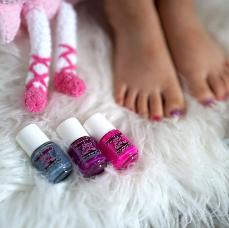 Piggy Paint Nail Polish - Non-Toxic Polish for Little Girls, Toddlers, & Kids, Water Based Formula, Safe, Cruelty Free, Vegan, & Natural, Durable Finish - Sparkle, Sparkle! (3 Color + Nail Art Set)