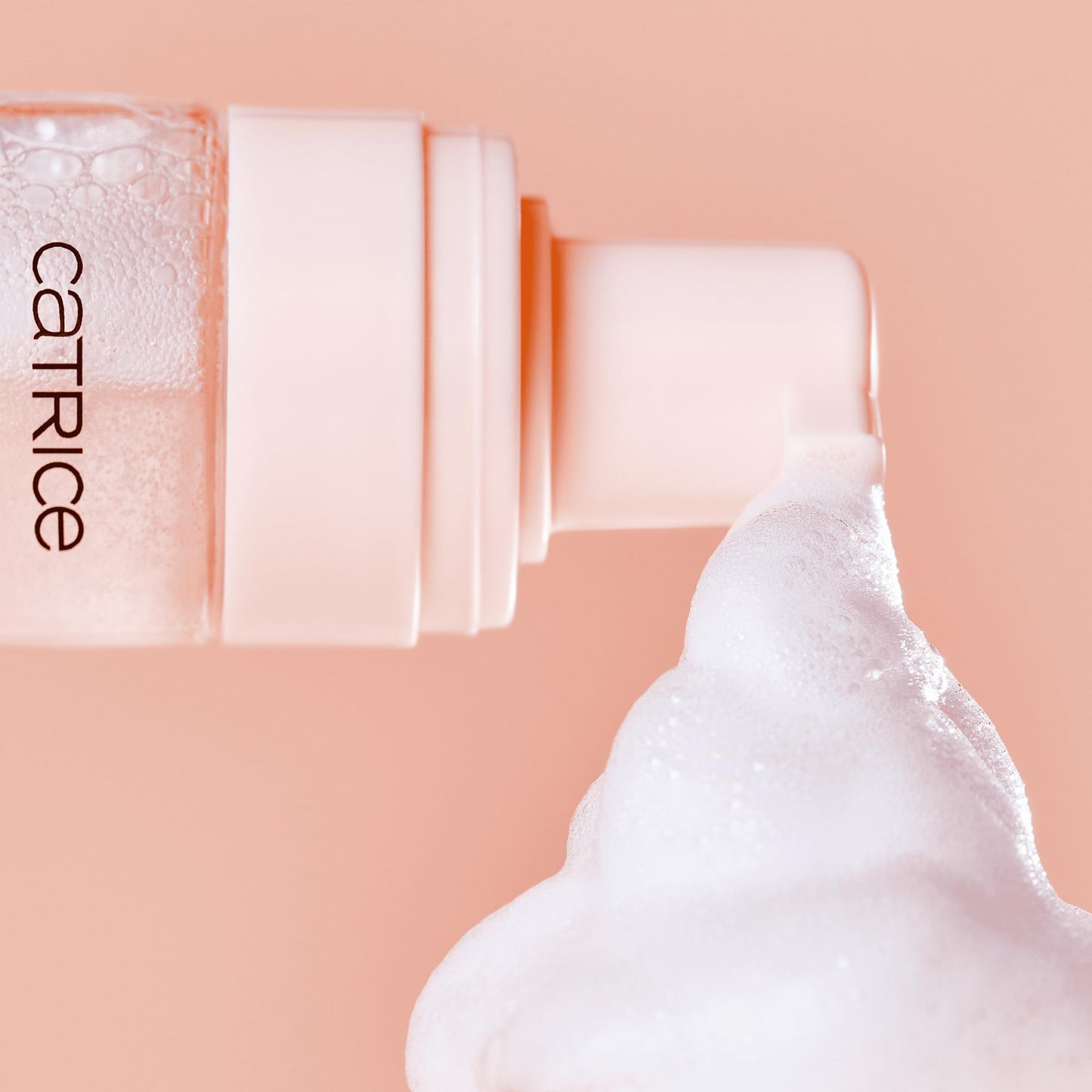 Catrice Soft Glam Foam Primer, Hydrating Glow, Radiant Finish (010 | Pink)