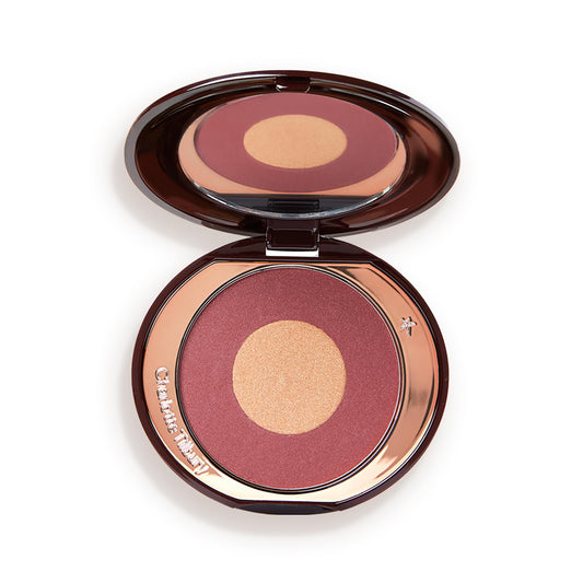 Charlotte Tilbury Cheek to Chic Powder Blush - Two-Tone Cheek Makeup with a Radiant, Luminous Finish - Buildable Color that Smooths, Buffs & Blends for a Light Reflecting Glow - Walk Of No Shame