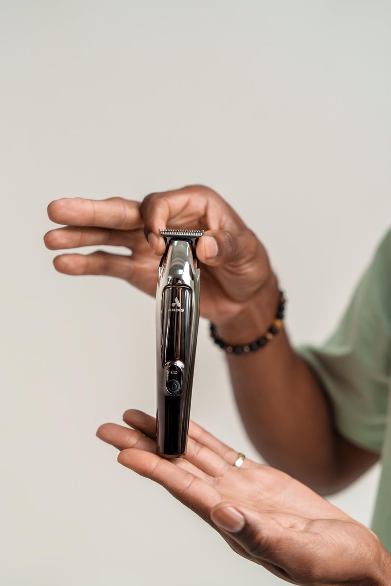 Andis 562888 Slimline Pro II Cordless Beard and Hair Trimmer, Lithium-Ion, 4 Attachment Combs, Lightweight, Powerful Motor, Black
