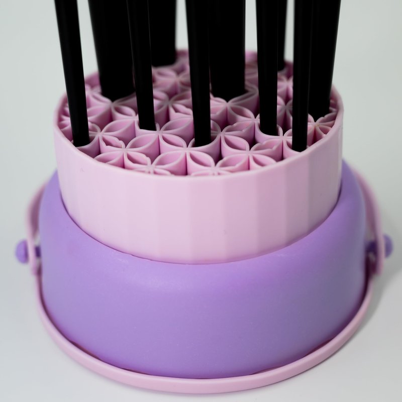 SHOPiiLAND 18-Piece Vegan Makeup Brush Set – Black & Pink Case, Soft Synthetic Bristles, Cruelty-Free, Ideal for Liquid, Powder, Cream & Bronzer; Includes Kabuki, Blender, Blush & Eyeshadow Brushes