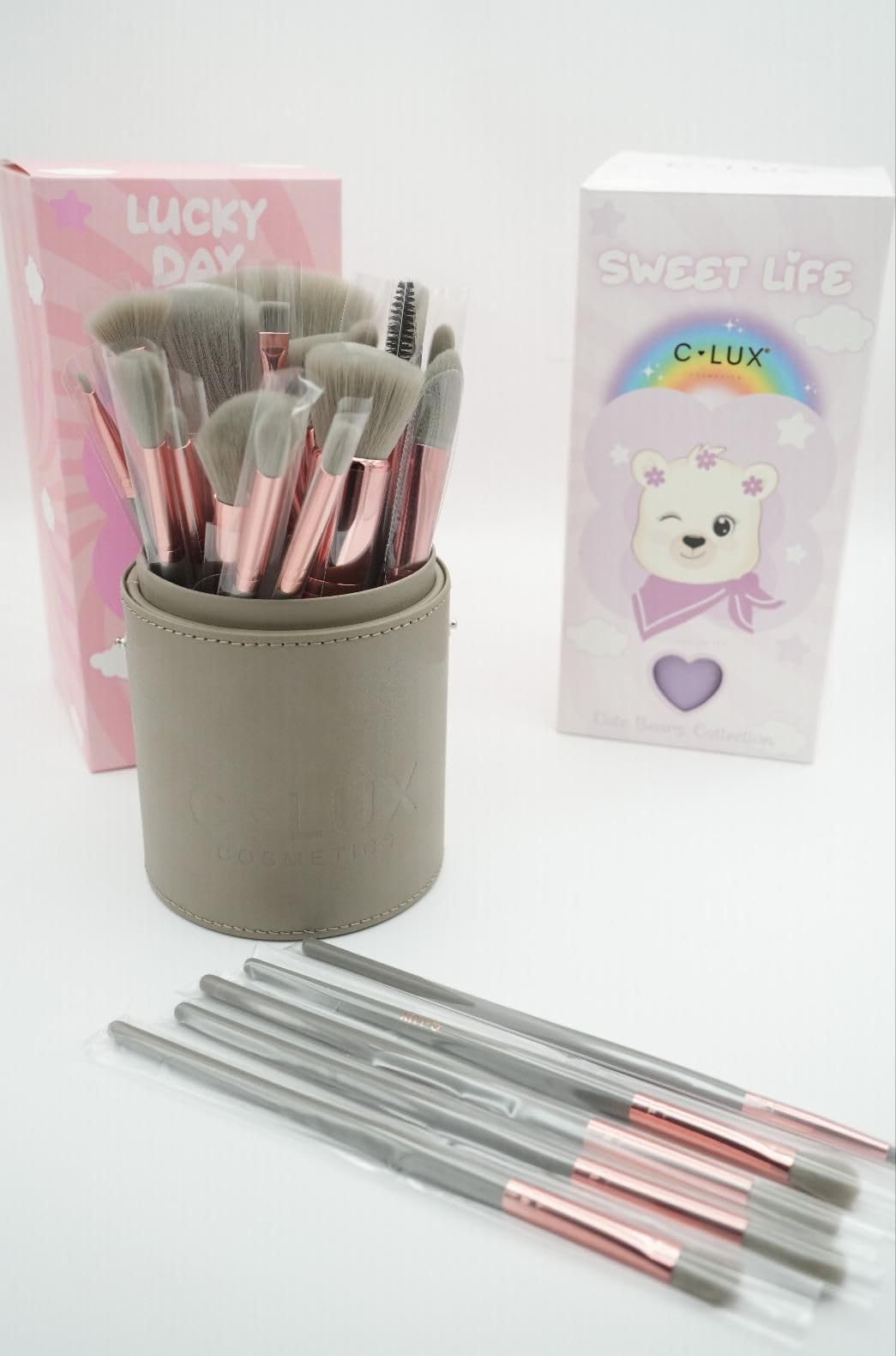 C-LUX Bear Collection 24-Piece Makeup Brush Set with Travel Case, Soft Synthetic Bristles, Full Face & Eye Brushes for Foundation, Powder, Blush, Contour & Eyeshadow