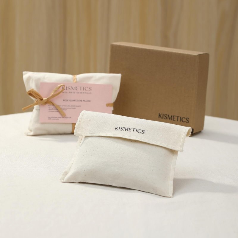 KISMETICS Weighted Crystal Eye Pillow & Eye Soother – Depuffing Cold Therapy for Sleep, Meditation & Anxiety Relief – Reusable with Vegan Silk Cover – Clear Quartz