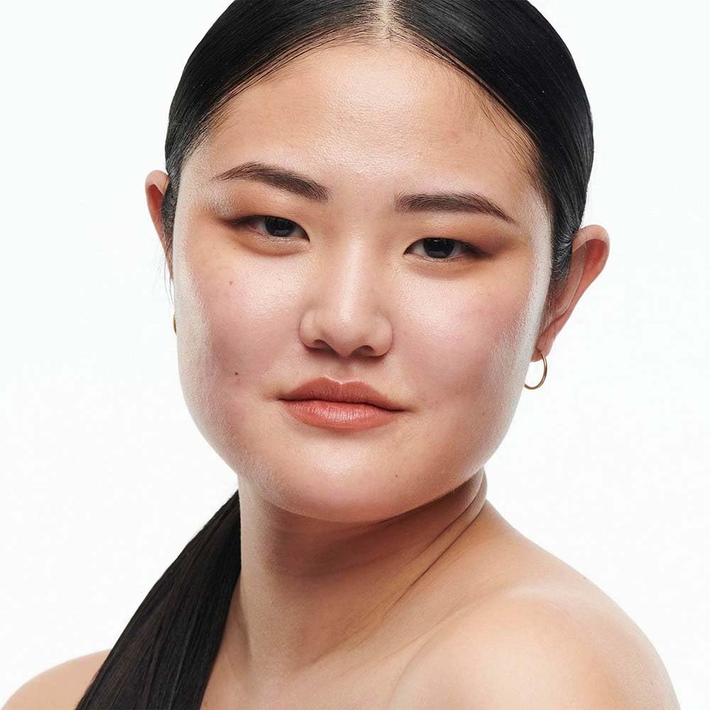M.A.C Cosmetics Studio Radiance Serum-Powered Foundation - C4 (Light neutral golden with peachy undertone) - 1 fl oz / 30 mL