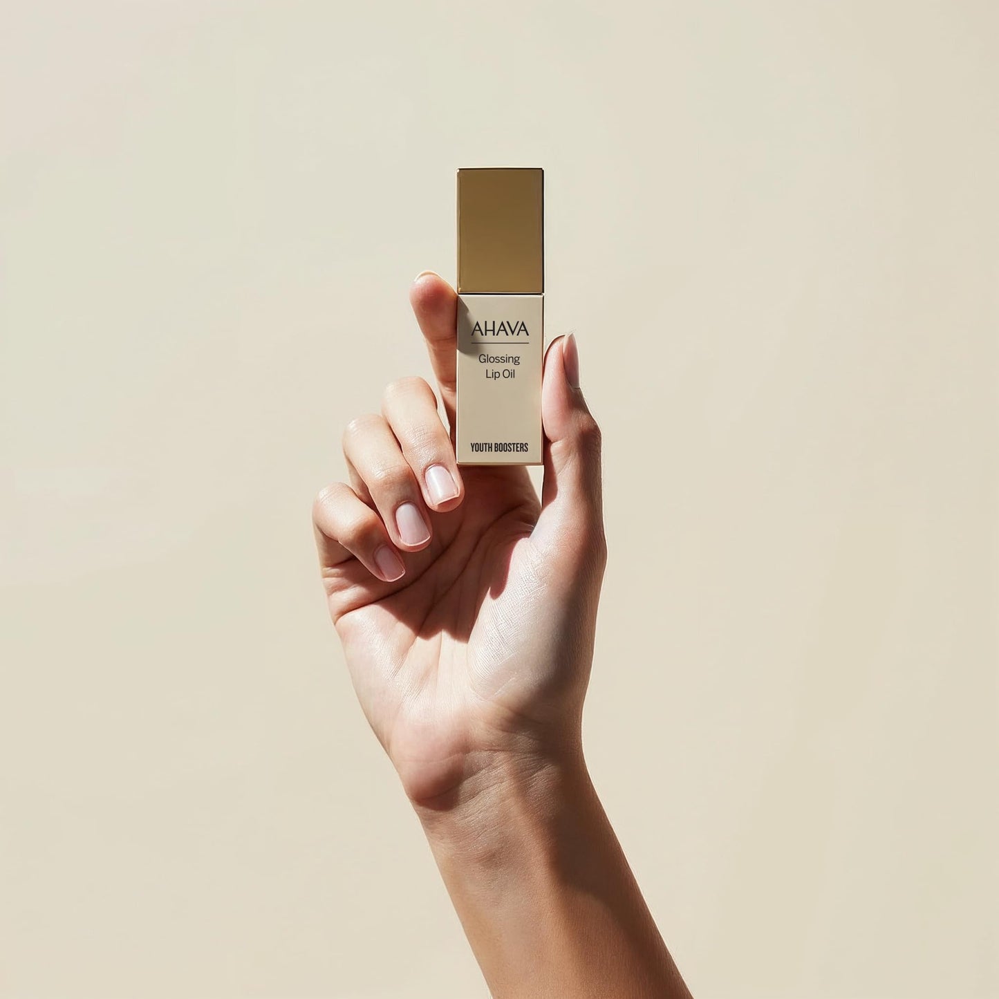 Ahava Glossing Lip Oil 6ml – Hydrating & Nourishing Lip Treatment with Dead Sea Minerals, Jojoba Oil & Date Extract – Protects Against Dryness & Delivers Glossy, Non-Sticky Finish
