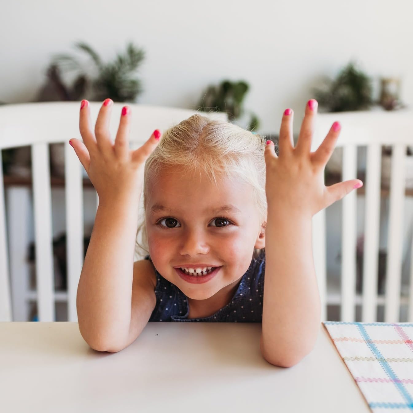 Piggy Paint | 100% Non-Toxic Girls Nail Polish | Safe, Cruelty-free, Vegan, & Low Odor for Kids | Happy Girl (6 Polish Set)