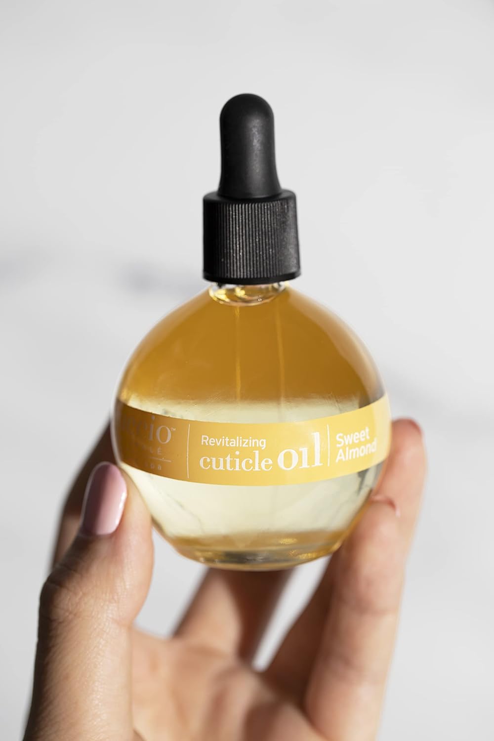 Cuccio Naturale Revitalizing Hydrating Cuticle Oil - Repair Damaged Skin & Nails - Vanilla Bean & Sugar - 2.5 Oz (Pack of 2)