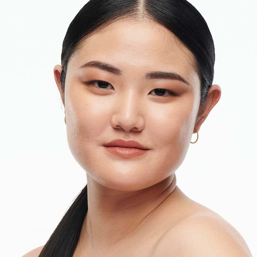 M.A.C Cosmetics Studio Radiance Serum-Powered Foundation - C4 (Light neutral golden with peachy undertone) - 1 fl oz / 30 mL