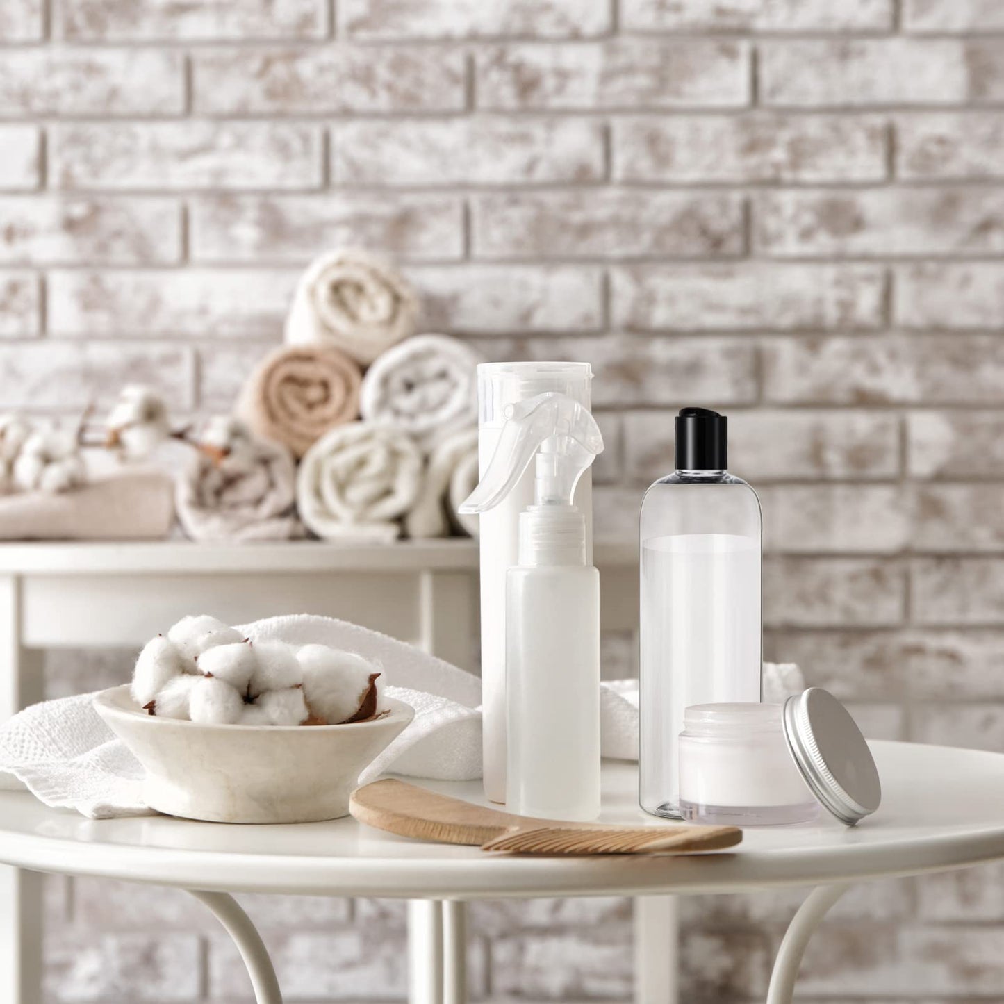 Nuenen 16 oz 24 Pcs Plastic Empty Bottles Squeeze Travel Containers with Black Disc Cap Refillable Shampoo Travel Bottles for Toiletries Lotion Container for Body Soap Cream (Clear)