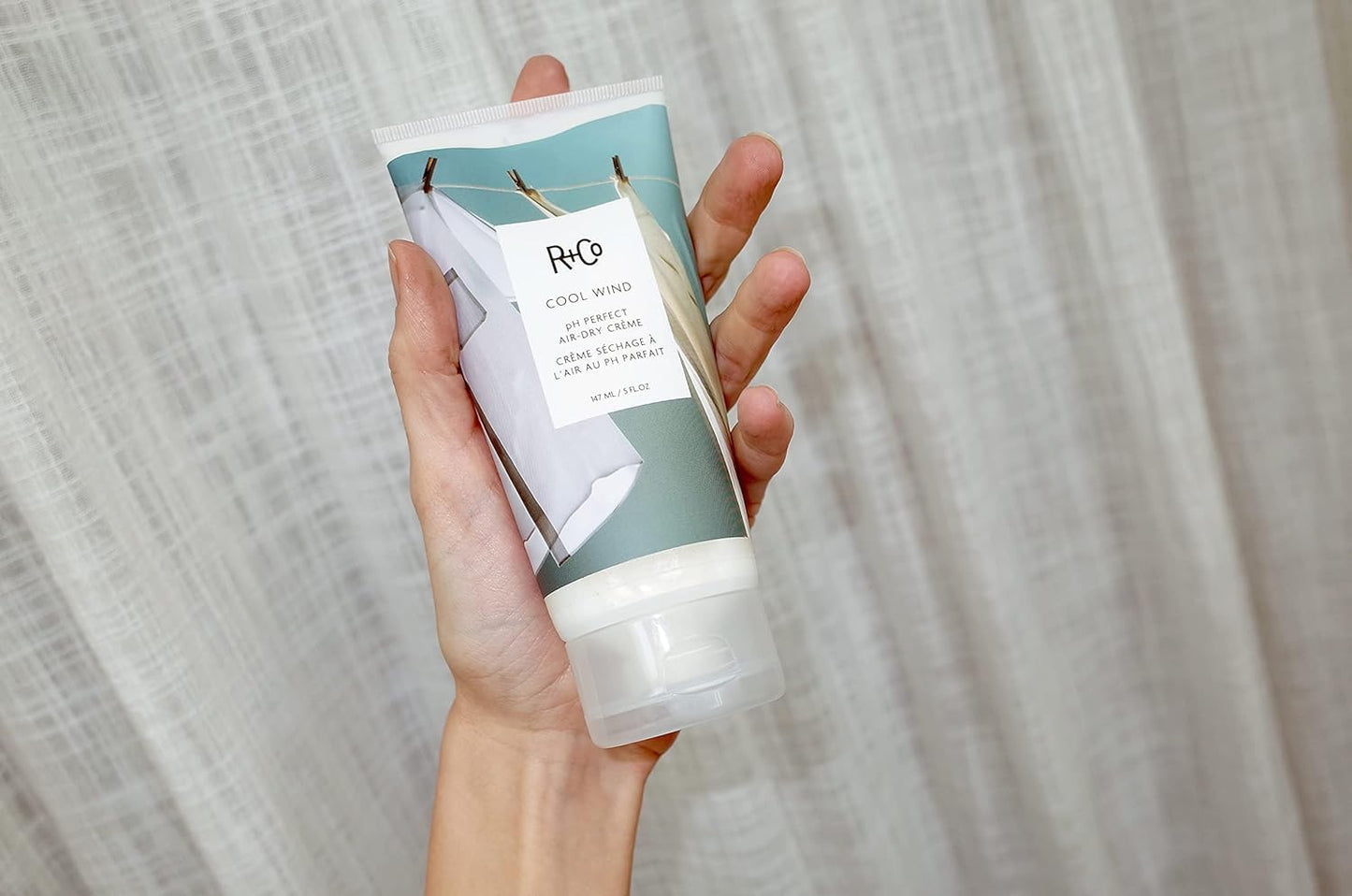 R+Co Cool Wind pH Perfect Air Dry Crème (5 Oz) + Bonus Deluxe Sample(.5 Oz) | Hydrates + Tames + Softens | Vegan + Cruelty-Free