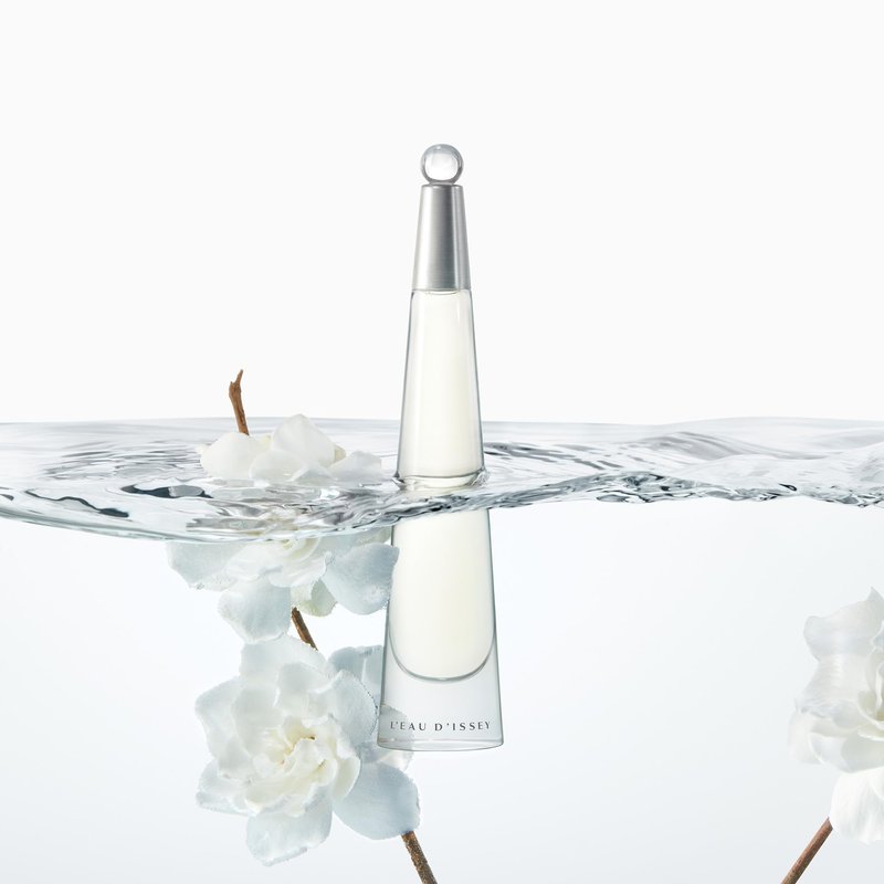 Issey Miyake L'Eau d'Issey Eau de Toilette - Fragrance for Women - Floral & Aquatic, Inspired by the Purity of Water - With Notes of White Flowers, Lotus Rose Accord & Precious Woods Accord - 1.7 oz