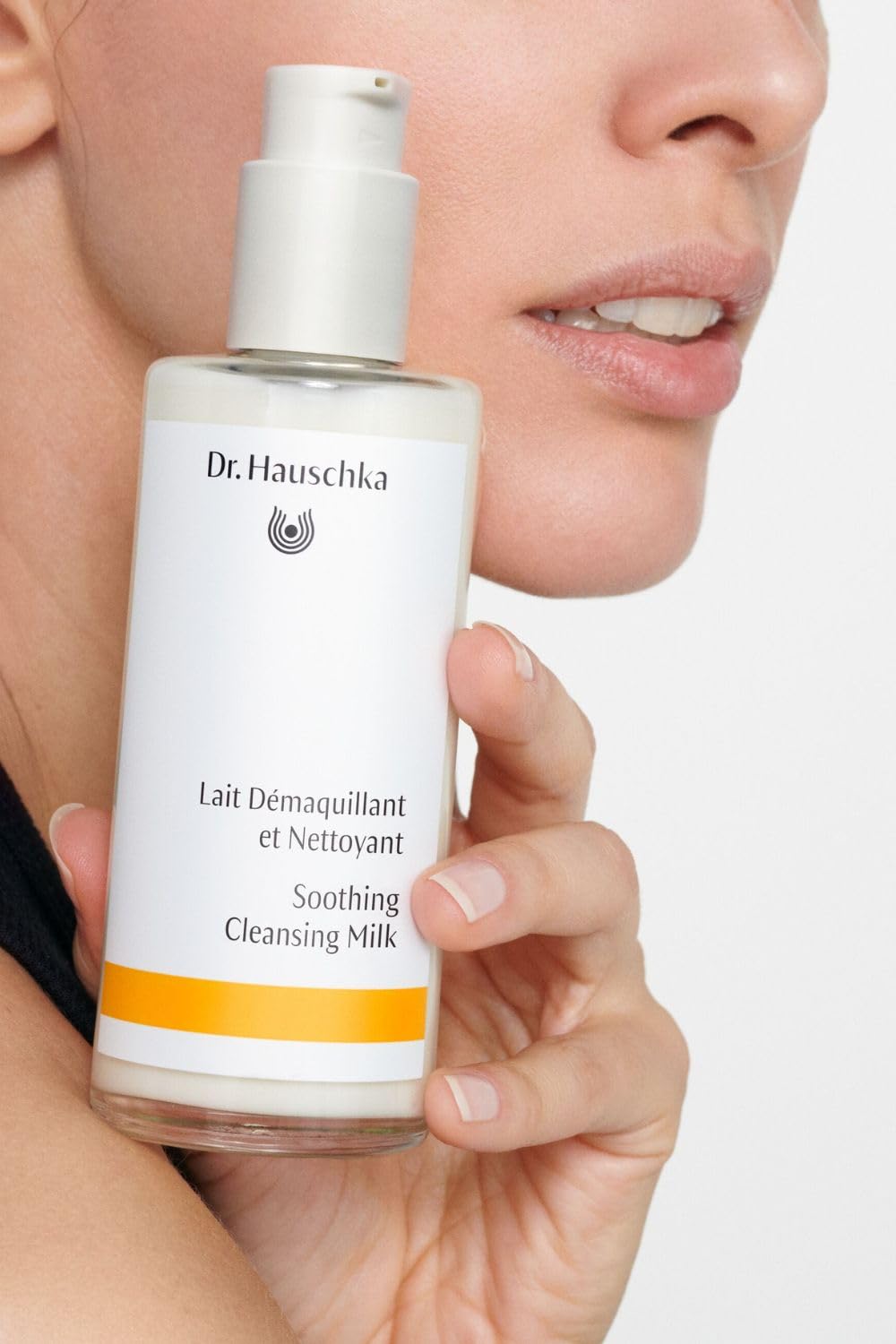 Dr. Hauschka Soothing Cleansing Milk