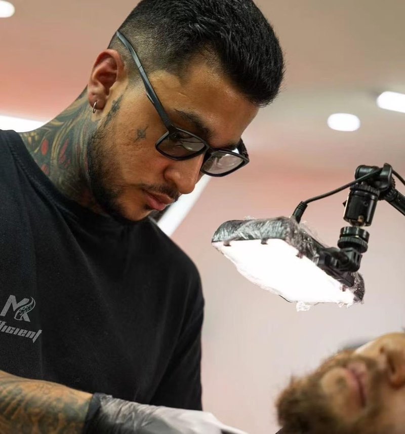 Portable Tripod, Polarized LED Tattoo Work Light Specialized Tripod – Optimal Stability for Professional Artists