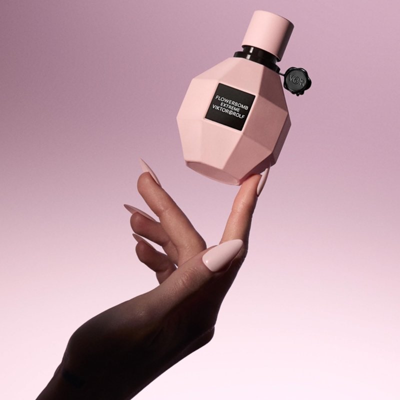 Viktor&Rolf - Flowerbomb Extreme - Eau de Parfum Intense Womens Perfume - Intense & Floral - With Raspberry, Jasmine, Rose, Orange Blossom & Vanilla Bean - 3.4 Fl Oz
