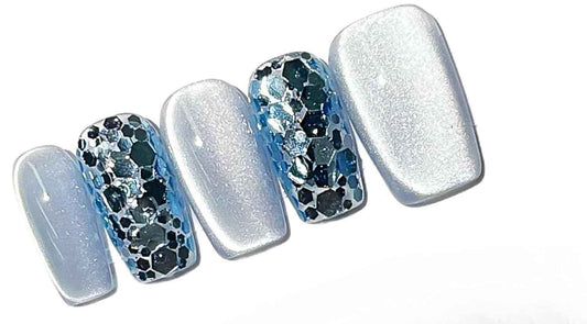 Large Blue Handmade Press-On Nails with Cat Eye Polish & Glitter | JINGHONG