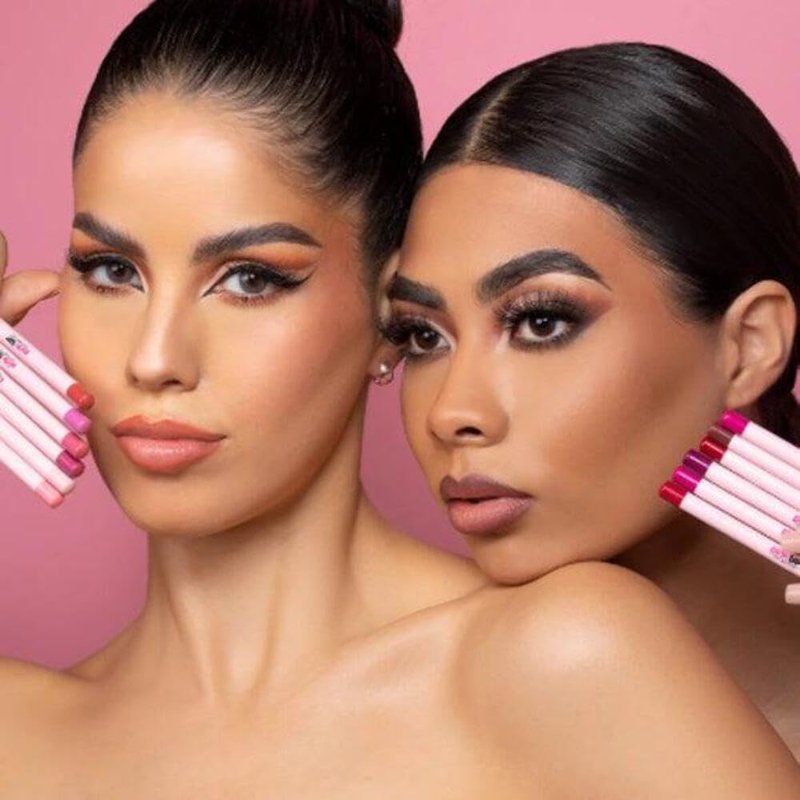 Pink Up | Lip Liner | Defines lips & prevents feathering | Long-lasting color that won’t dry out | Lip liner | Lip liner pencil | Creamy smooth texture | Sand | Model PKLL28