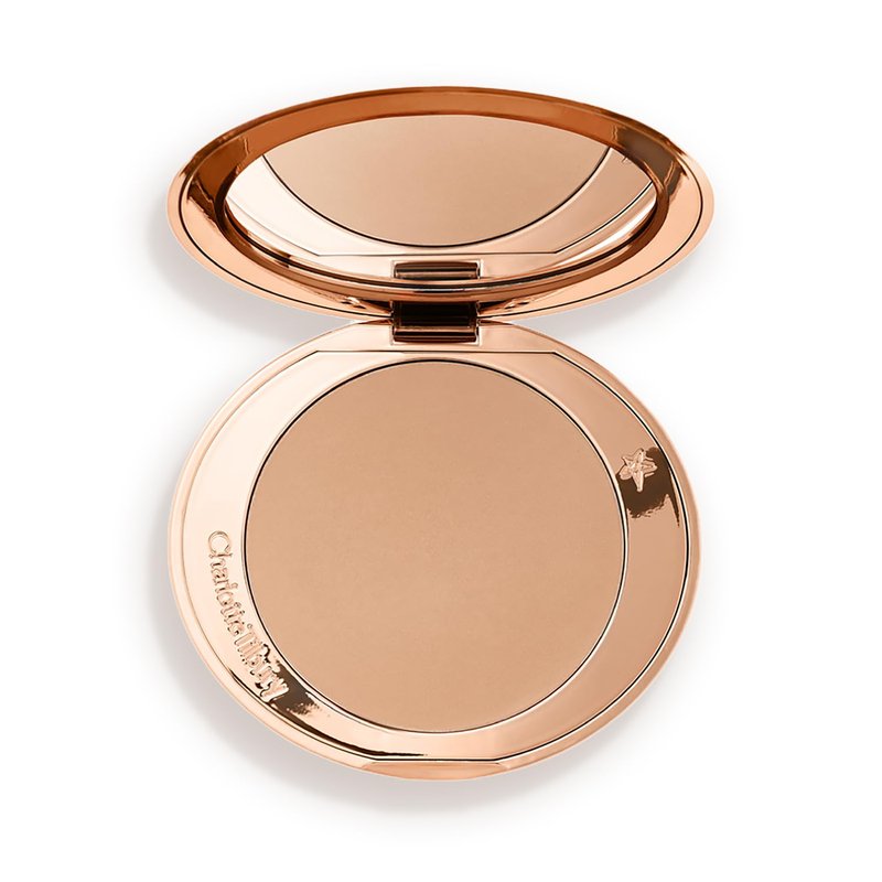 Charlotte Tilbury Airbrush Matte Bronzer - Smoothing & Blurring Powder Bronzer with an Airbrush Finish - Refillable Makeup Infused with Silky Mica & Hyaluronic Acid - 1 Fair