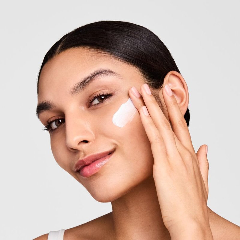 Estée Lauder DayWear Anti-Oxidant 72H-Hydration Sorbet Cream SPF 15 | Oil-Free Face Moisturizer, 1.7 Ounce