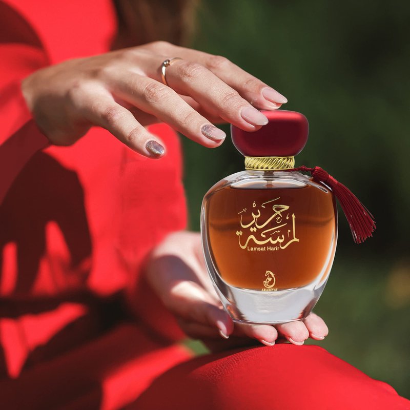 ARABIYAT Lamsat Harir Women's Eau de Perfume | Middle Eastern Spray - Sweet, Fruity, Musky Aromatic Fragrance for Women - 100 ml