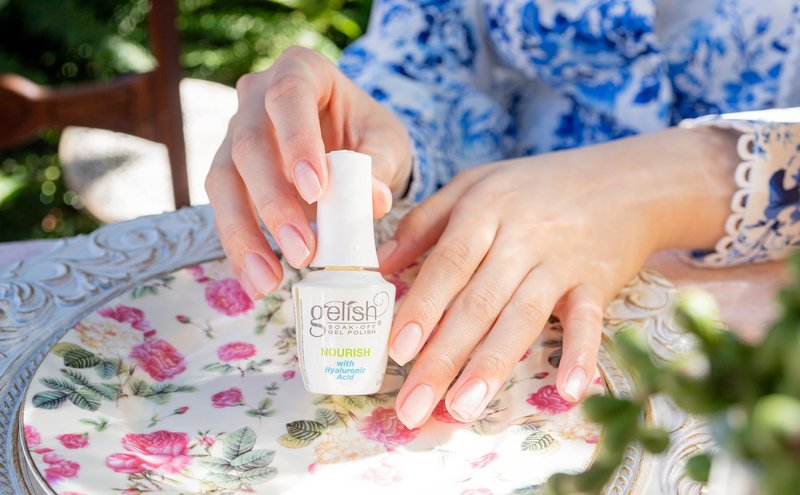 Gelish MINI Nourish Cuticle Oil with Hyaluronic Acid – Hydrating & Strengthening Cuticle Care, Promotes Healthy Nails, Lightweight Formula, Professional Nail Treatment (9mL)