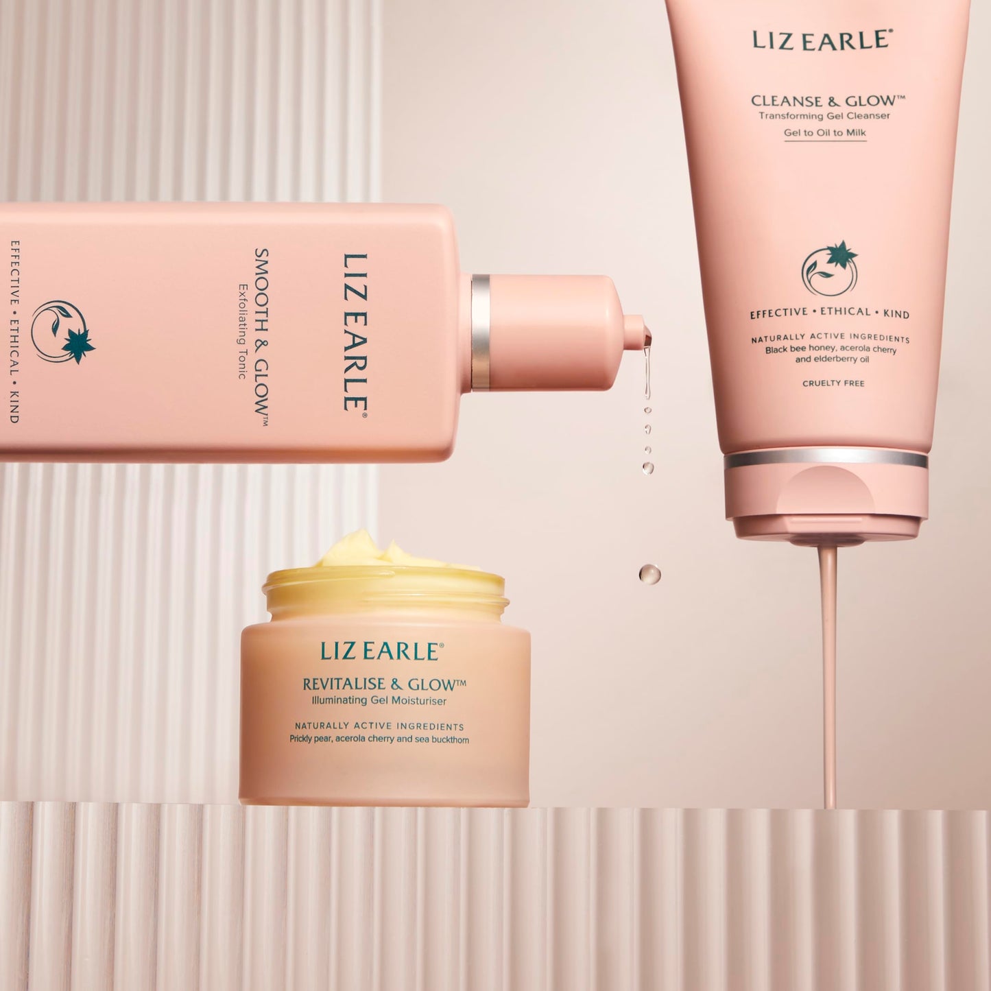 Liz Earle Cleanse & Glow Transforming Gel Cleanser - Gentle Cleanser Face Wash & Makeup Remover - Helps Minimize the Appearance of Pores and Reveals Luminous, Glowing Skin (150ml)