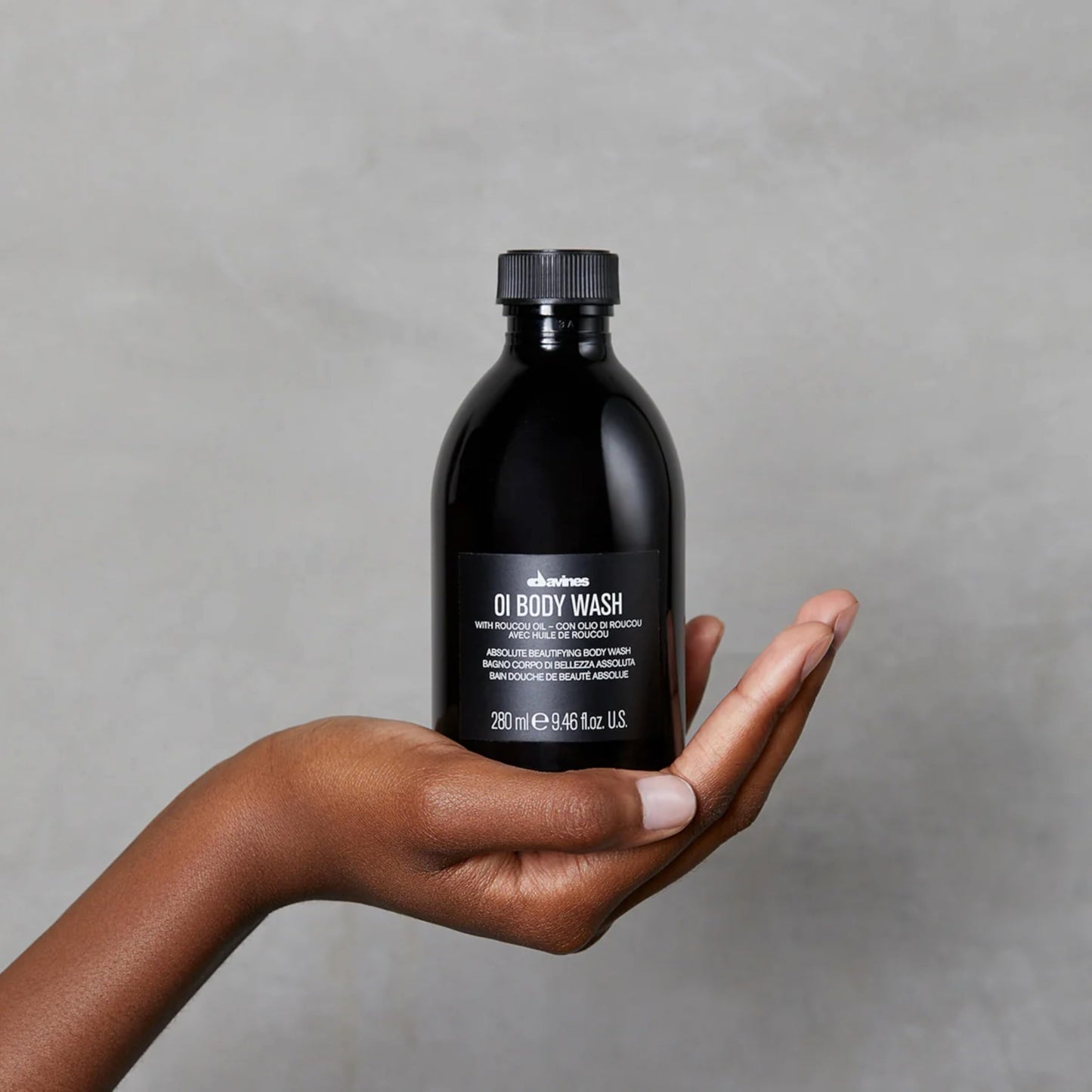 Davines OI Body Wash, Gently Cleansing Moisturizing Body Wash for All Skin Types - Hydrates & Softens Skin with Antioxidant Roucou Oil - Rich Creamy Foam with Signature OI Scent, 9.47 Fl Oz