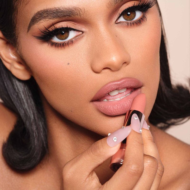 Anastasia Beverly Hills Matte Lipstick - Full-Pigment Long-Wearing Matte Lip Color with Smooth Comfortable Finish for Soft Velvet-Looking Lips - Blush Brown
