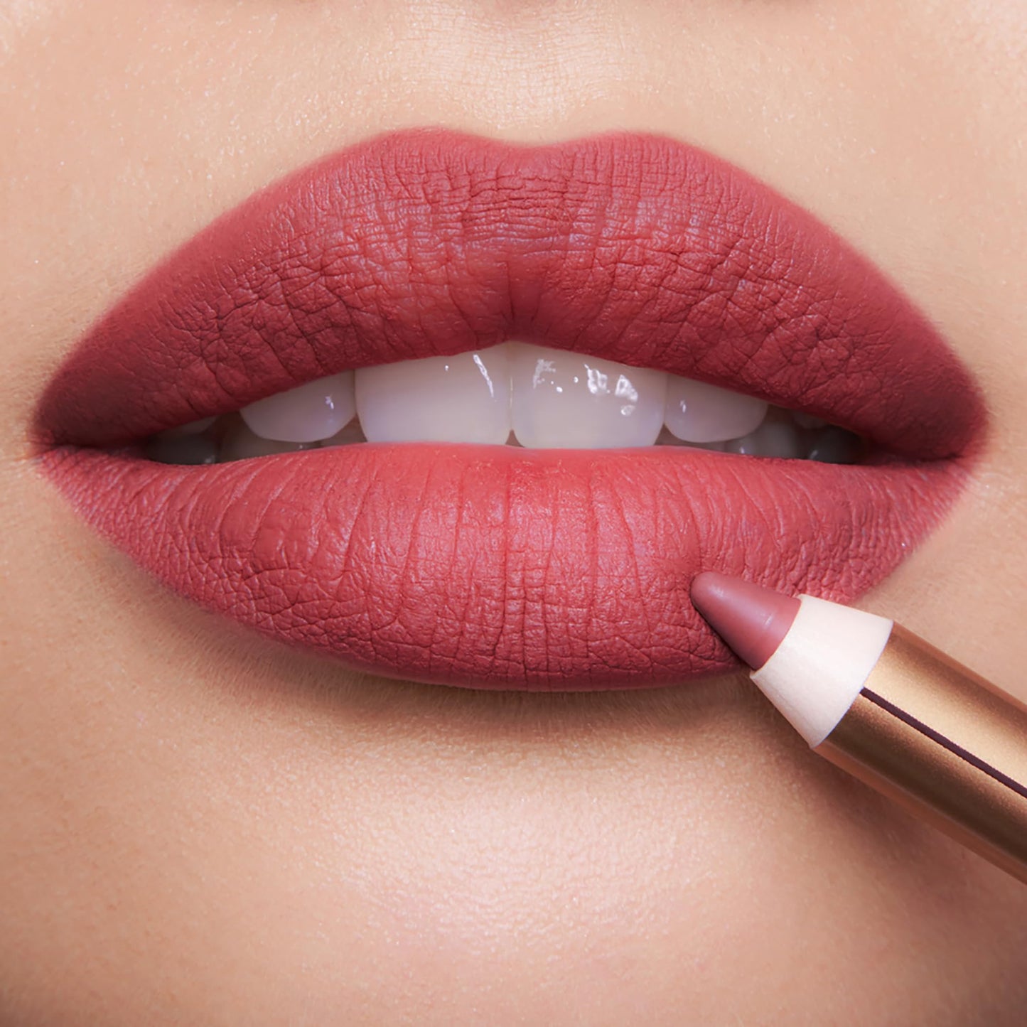 Charlotte Tilbury Lip Cheat Lip Liner Pencil - Creamy Fuller-Looking Lip Pencil with Jojoba Oil & Hyaluronic Acid - Waterproof, Smudge-Proof & Transfer-Proof - 6H Wear - 90's Pink