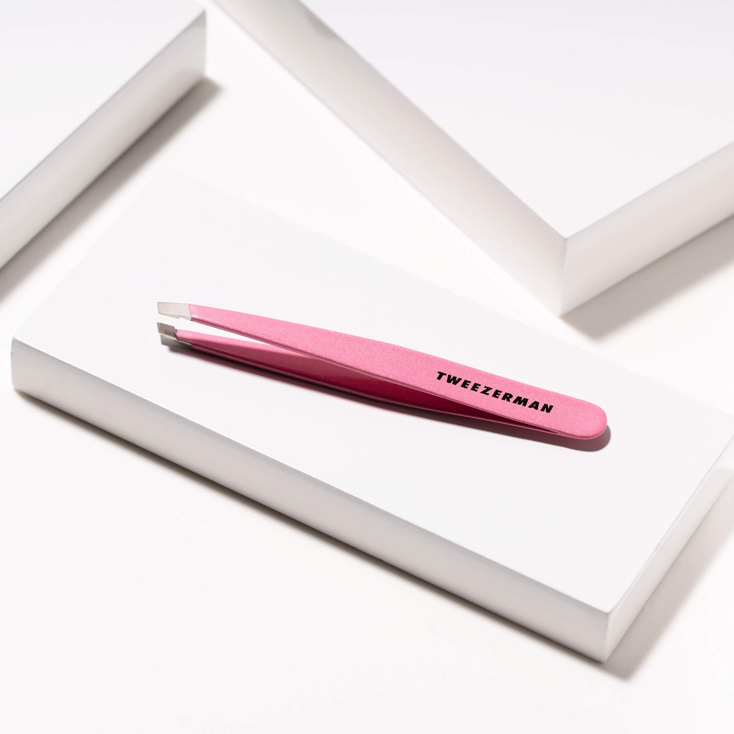 Tweezerman Slant Tweezer – Tweezers for Eyebrows Tea Rose