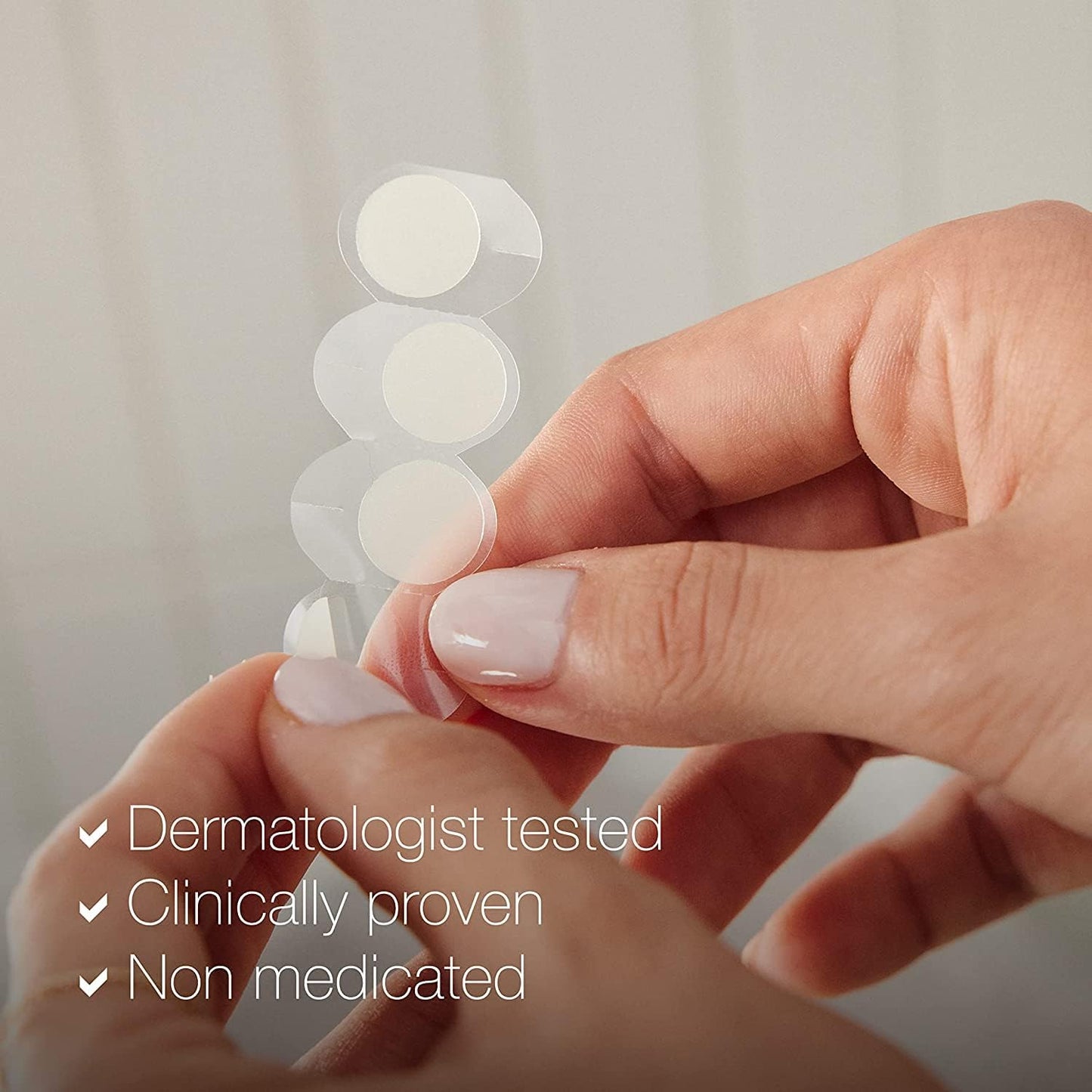 Neutrogena Stubborn Acne Blemish Patches, Ultra-Thin Hydrocolloid Acne Patch Absorbs Fluids & Removes Impurities To Help Pimples Look Smaller After One Use, 2 x 24 Patches, (48 Patches)