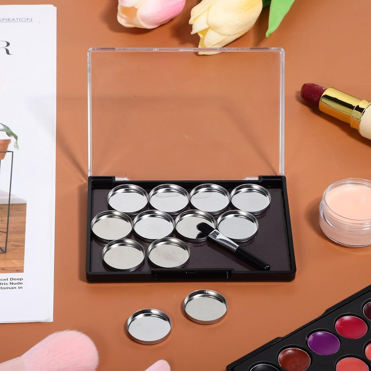 Empty Magnetic Eyeshadow Palette - 12 Metal Pans & Eyeshadow Brush | 11.00x7.50x1.50cm