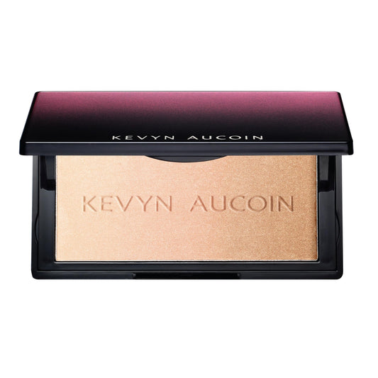 Kevyn Aucoin The Neo Highlighter (Sahara): Candlelight, Starlight & Sunlight shades. Highly pigmented palette. All day wear. Temples, cheekbones, brow, chin, nose. Pro makeup artist go to for glow.