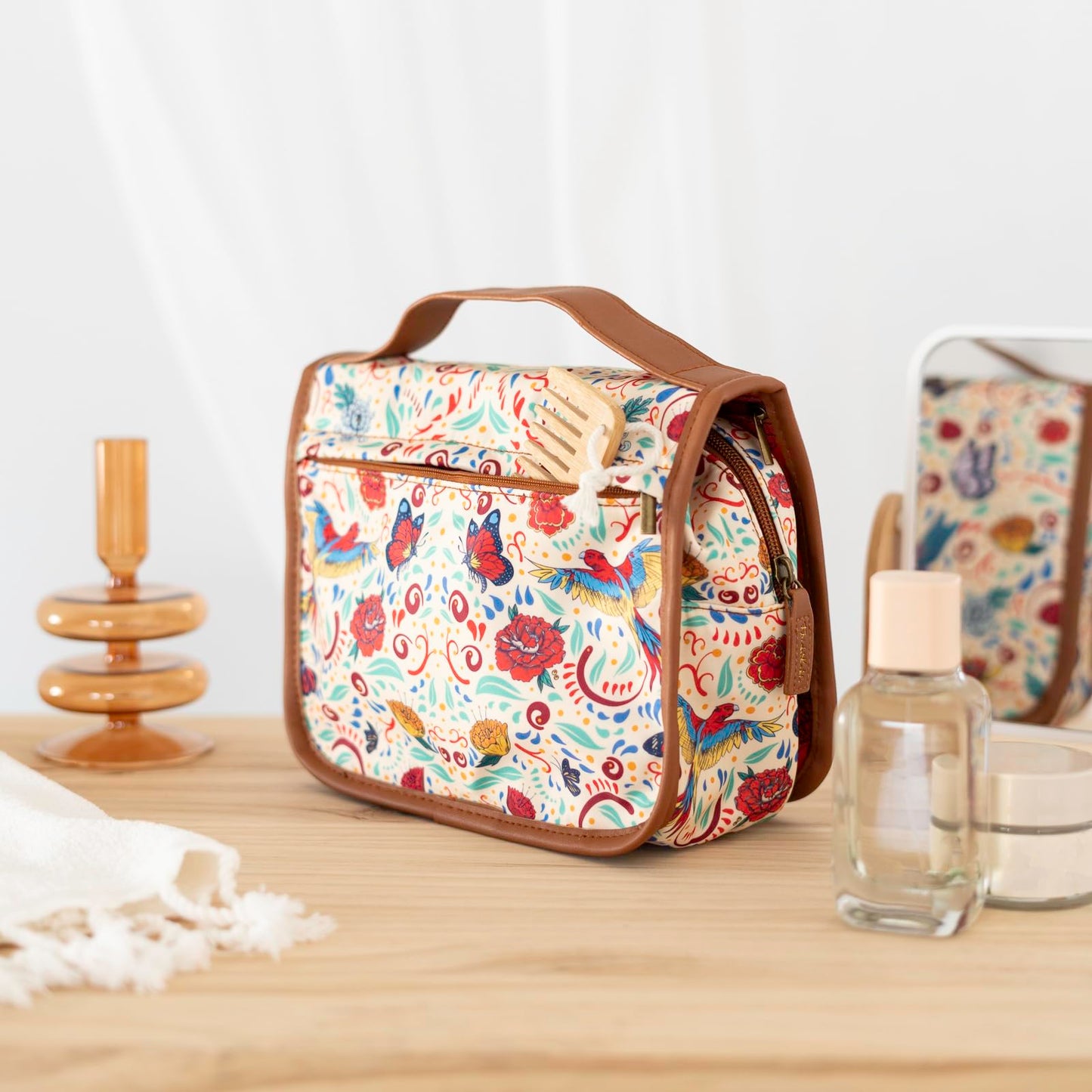 Grupo Erik Frida Kahlo Travel Toiletry Bag with Swivel Hook
