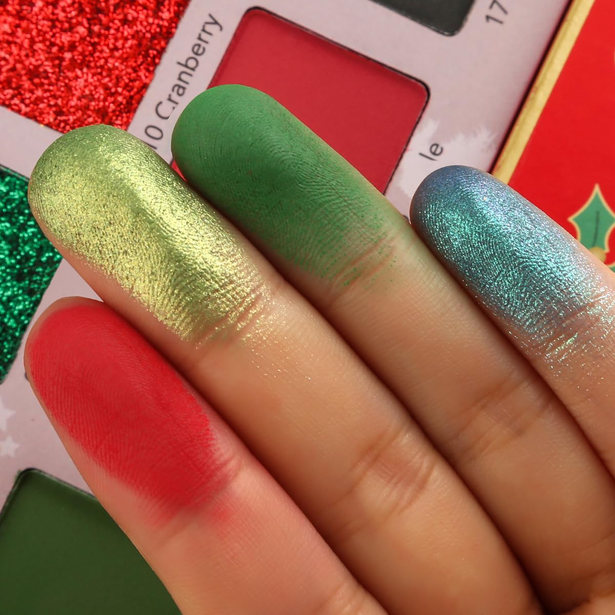 Green Red Eyeshadow Palette, Pigmented Matte Shimmer Christmas Makeup Pallet for Grinch, Shrek Makeup, 18 Colors Long Last Emerald Green Glitter Eye Shadow Palette for Festival, Party, Themed Make up
