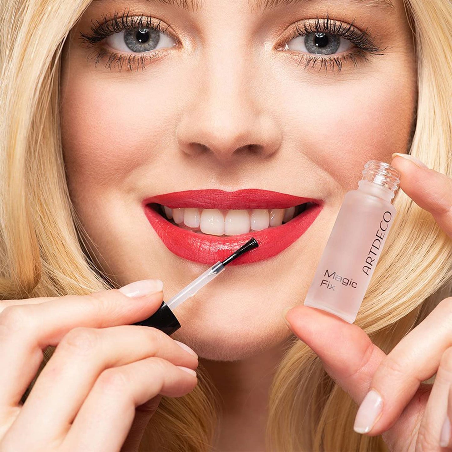 ARTDECO MAGIC FIX – lipstick sealer for kiss-proof lips - long-lasting & waterproof - lip care & lip moisturizer - lip gloss with floral scent & woody notes - lip makeup - lip care - 0.16 Fl Oz