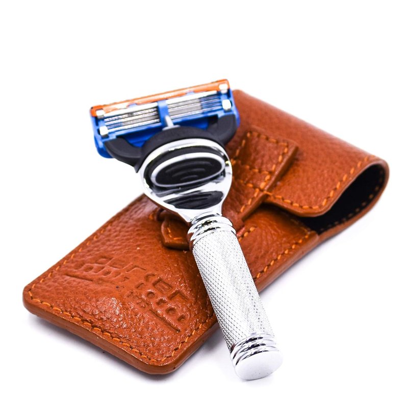 Parker Travel Fusion Safety Razor – Compact 2.75″ Fusion-Style Razor with Luxurious Saddle-Leather Sheath & 1 Gillette Fusion Blade, Pocket-Friendly & Durable Design