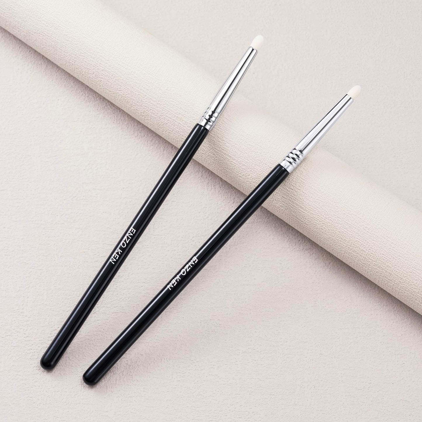 ENZO KEN Natural Goat Hair Eyeshadow Brush, Small Blending Eye Shadow Brush, Eye Shadow Blending Brushes, Eye Blending Brush, Nose Contour Brush, Eyeshadow Blending Makeup Brushes. (E904S)