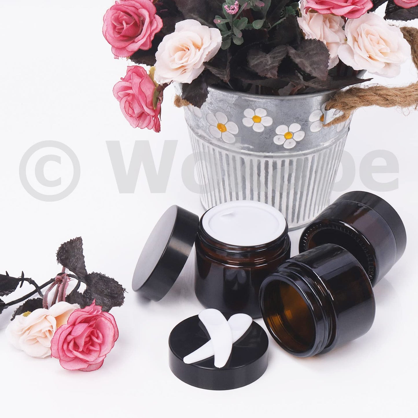 Wokape 20 Pack 0.5oz/ 15ml Amber Glass Jars with Liner Lids Spatulas, Round Travel Containers for Ointments Lotion Creams Sample Pack