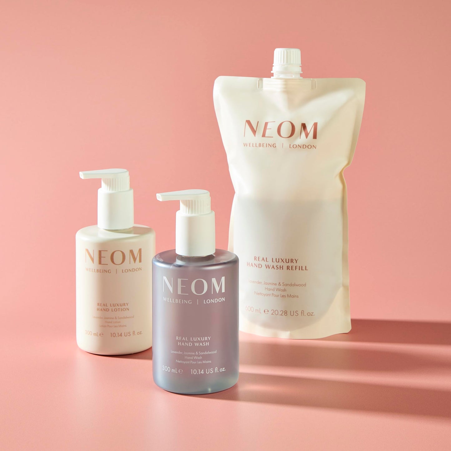 Neom Real Luxury Hand Wash Refill, 600ml I 24 essential oils, including lavender, jasmine and sandalwood I 100% recyclable 600ml refill pouch I Cleanse, Soften and Replenish