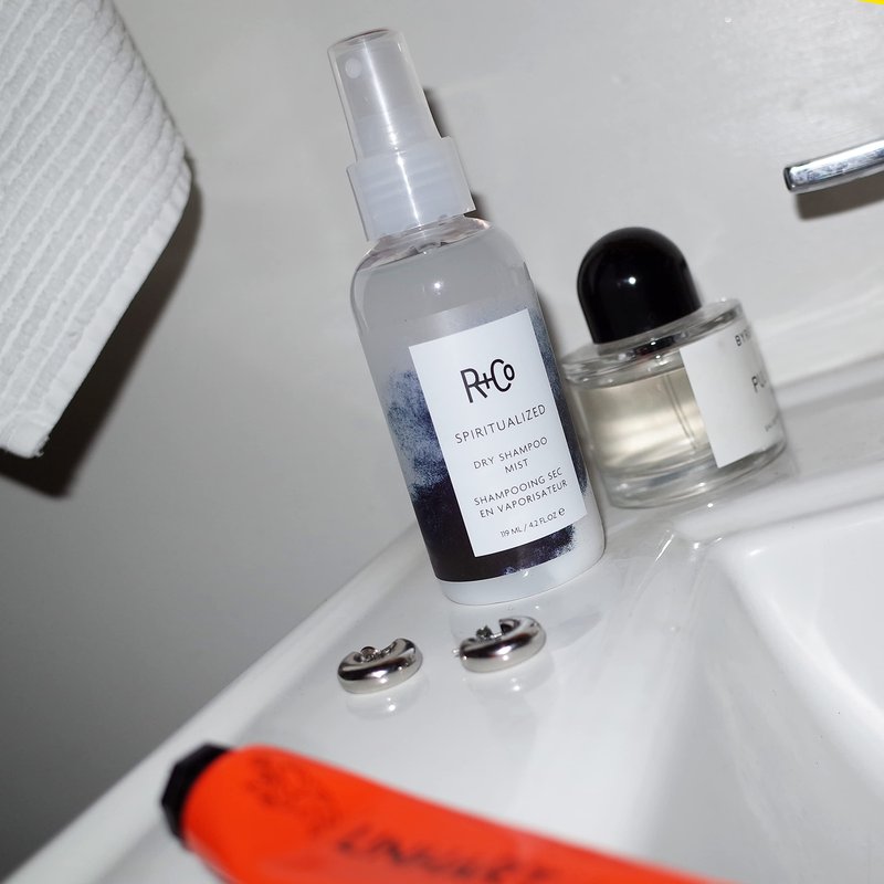 R+Co Spiritualized Dry Shampoo Mist | Micellar Cleanse for Hair & Scalp | Refreshes, Purifies & Adds Softness | Vegan + Cruelty-Free | 4.2oz