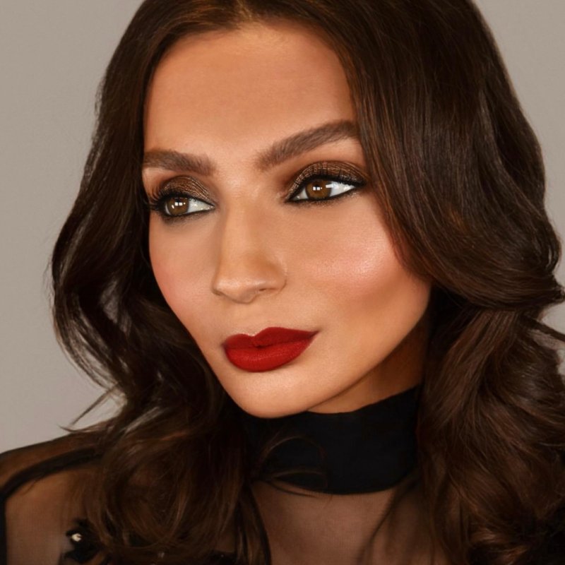 MĒTIER Matte Lipstick, Long-Lasting, Highly Pigmented Color, Infused with Argan Oil & Vitamin E (New York - classic red)